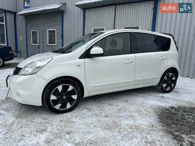 Белый Ниссан Ноут, объемом двигателя 1.6 л и пробегом 169 тыс. км за 9799 $, фото 4 на Automoto.ua