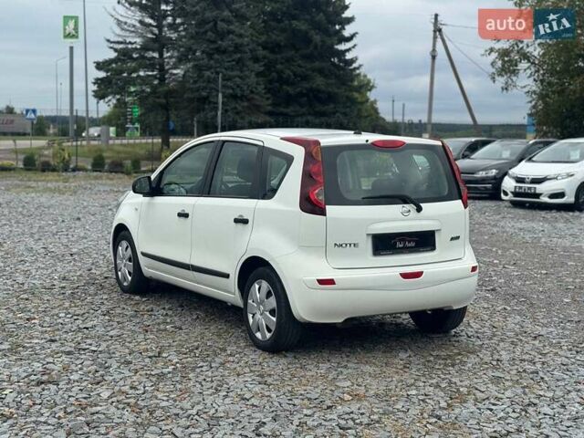 Белый Ниссан Ноут, объемом двигателя 1.5 л и пробегом 214 тыс. км за 6500 $, фото 2 на Automoto.ua