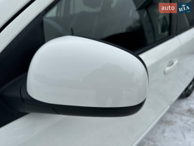 Белый Ниссан Ноут, объемом двигателя 1.6 л и пробегом 169 тыс. км за 9799 $, фото 17 на Automoto.ua