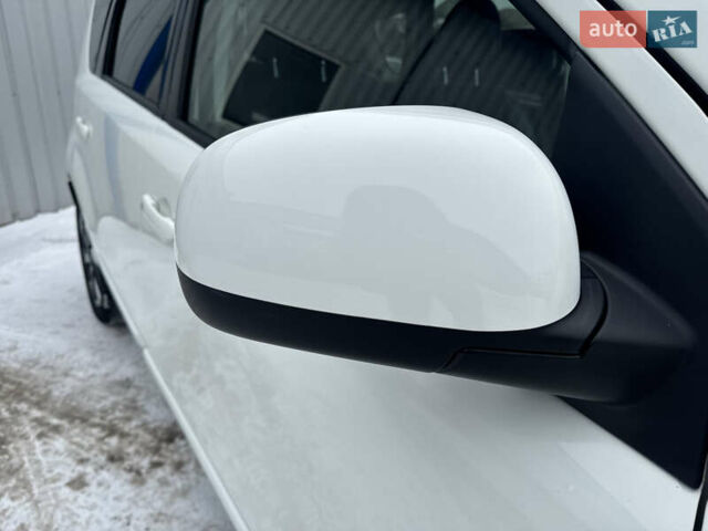 Белый Ниссан Ноут, объемом двигателя 1.6 л и пробегом 169 тыс. км за 9799 $, фото 16 на Automoto.ua