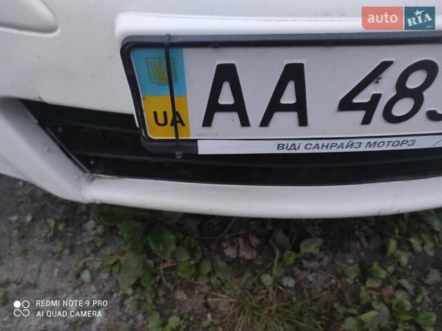 Білий Ніссан Ноут, об'ємом двигуна 1.4 л та пробігом 90 тис. км за 6000 $, фото 7 на Automoto.ua