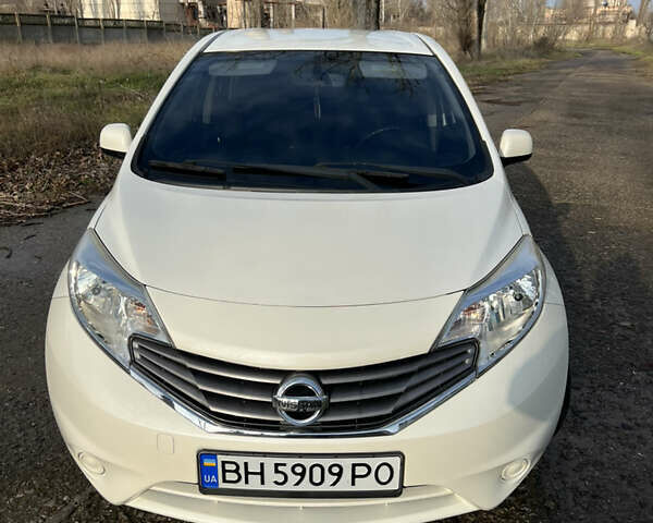 Белый Ниссан Ноут, объемом двигателя 1.2 л и пробегом 70 тыс. км за 7200 $, фото 2 на Automoto.ua