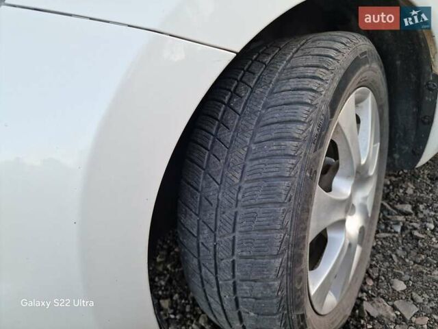 Белый Ниссан Ноут, объемом двигателя 1.5 л и пробегом 245 тыс. км за 6800 $, фото 27 на Automoto.ua