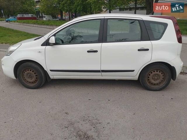 Белый Ниссан Ноут, объемом двигателя 1.39 л и пробегом 187 тыс. км за 6700 $, фото 1 на Automoto.ua