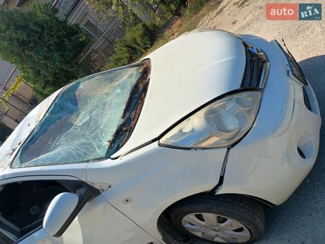Білий Ніссан Ноут, об'ємом двигуна 1.39 л та пробігом 155 тис. км за 1200 $, фото 2 на Automoto.ua