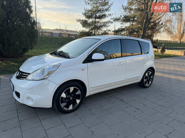 Белый Ниссан Ноут, объемом двигателя 1.6 л и пробегом 169 тыс. км за 10299 $, фото 7 на Automoto.ua