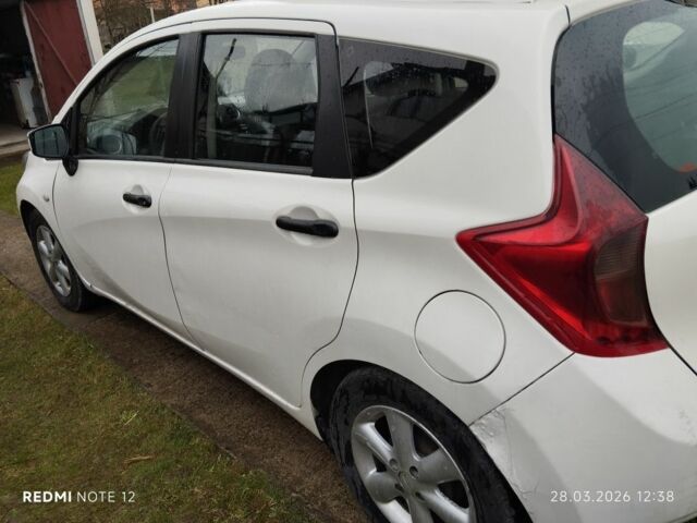 Белый Ниссан Ноут, объемом двигателя 1.5 л и пробегом 290 тыс. км за 4800 $, фото 3 на Automoto.ua