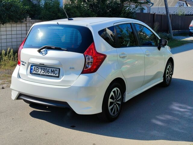 Білий Ніссан Ноут, об'ємом двигуна 1.6 л та пробігом 193 тис. км за 5399 $, фото 4 на Automoto.ua