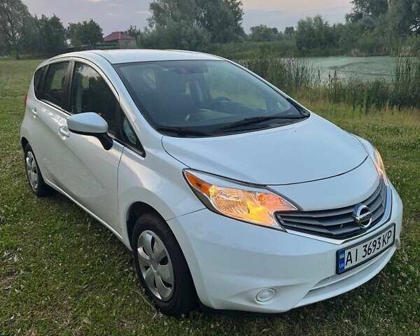 Білий Ніссан Ноут, об'ємом двигуна 1.6 л та пробігом 115 тис. км за 8000 $, фото 2 на Automoto.ua