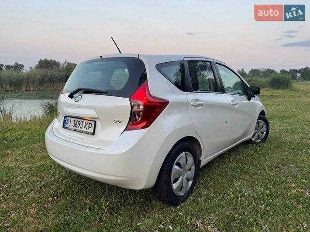 Білий Ніссан Ноут, об'ємом двигуна 1.6 л та пробігом 115 тис. км за 8000 $, фото 1 на Automoto.ua