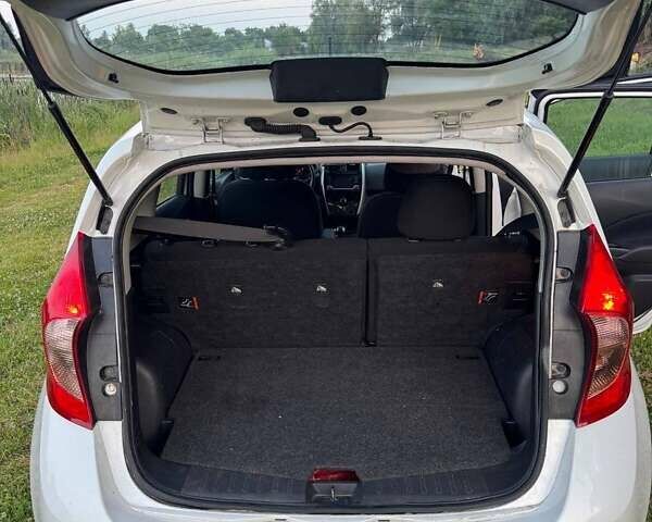 Білий Ніссан Ноут, об'ємом двигуна 1.6 л та пробігом 115 тис. км за 8000 $, фото 13 на Automoto.ua