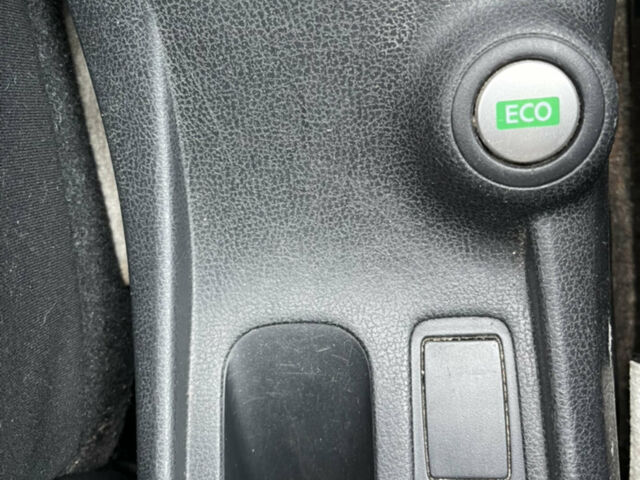Білий Ніссан Ноут, об'ємом двигуна 1.5 л та пробігом 273 тис. км за 7500 $, фото 14 на Automoto.ua