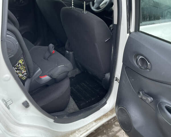 Білий Ніссан Ноут, об'ємом двигуна 1.5 л та пробігом 273 тис. км за 8000 $, фото 13 на Automoto.ua