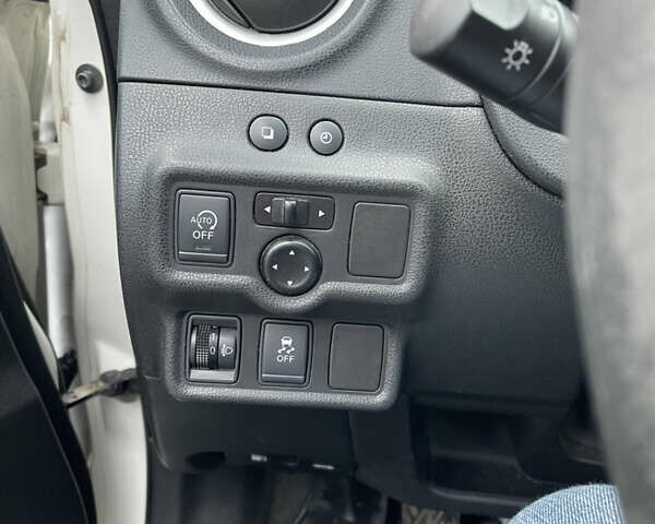 Білий Ніссан Ноут, об'ємом двигуна 1.5 л та пробігом 273 тис. км за 8000 $, фото 11 на Automoto.ua