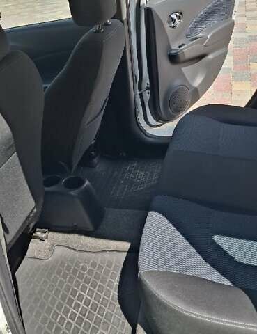 Белый Ниссан Ноут, объемом двигателя 1.6 л и пробегом 143 тыс. км за 9000 $, фото 11 на Automoto.ua