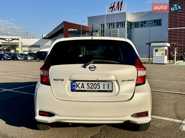 Белый Ниссан Ноут, объемом двигателя 1.2 л и пробегом 62 тыс. км за 11750 $, фото 3 на Automoto.ua