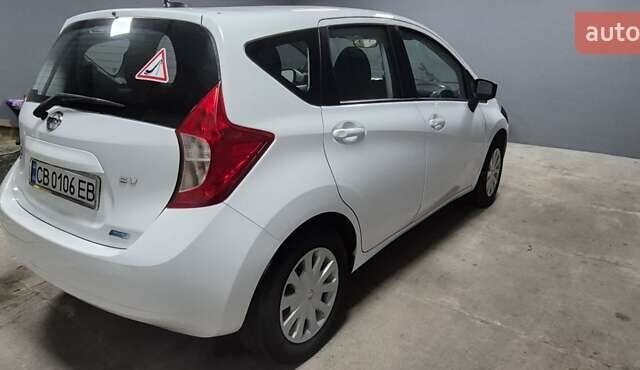 Білий Ніссан Ноут, об'ємом двигуна 1.6 л та пробігом 140 тис. км за 7500 $, фото 4 на Automoto.ua