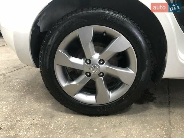 Білий Ніссан Ноут, об'ємом двигуна 1.6 л та пробігом 150 тис. км за 9300 $, фото 8 на Automoto.ua