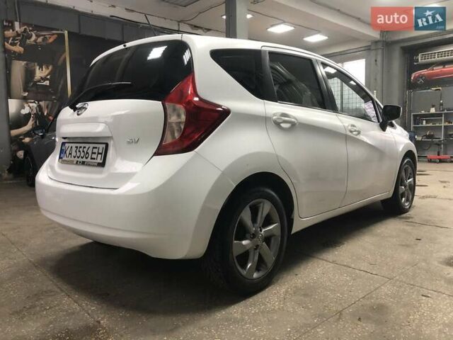 Білий Ніссан Ноут, об'ємом двигуна 1.6 л та пробігом 150 тис. км за 9300 $, фото 6 на Automoto.ua