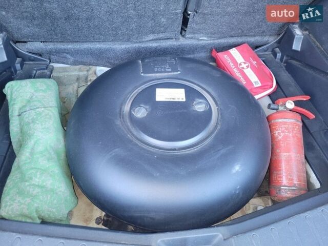 Білий Ніссан Ноут, об'ємом двигуна 1.6 л та пробігом 134 тис. км за 8700 $, фото 8 на Automoto.ua