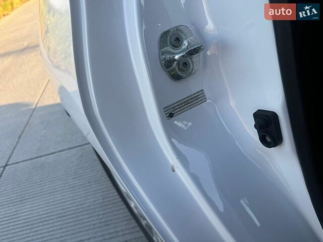 Білий Ніссан Ноут, об'ємом двигуна 1.6 л та пробігом 123 тис. км за 10500 $, фото 13 на Automoto.ua