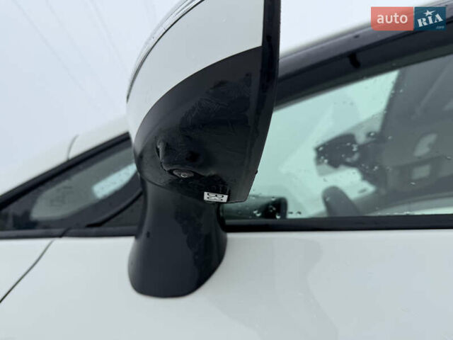 Белый Ниссан Ноут, объемом двигателя 1.2 л и пробегом 37 тыс. км за 11100 $, фото 18 на Automoto.ua