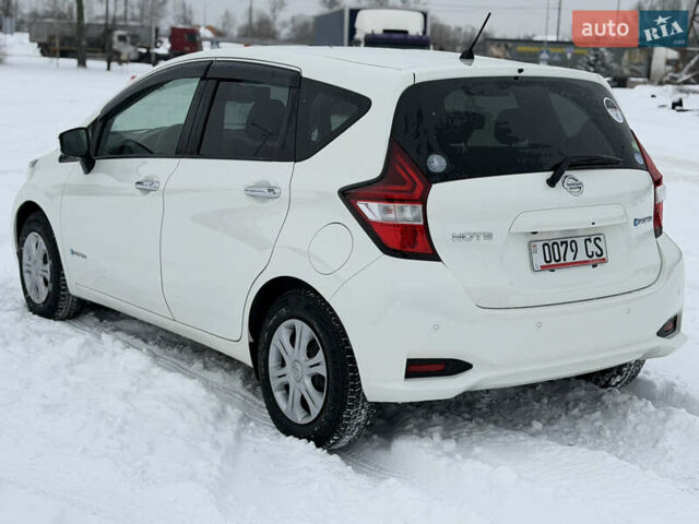 Белый Ниссан Ноут, объемом двигателя 1.2 л и пробегом 37 тыс. км за 11100 $, фото 2 на Automoto.ua