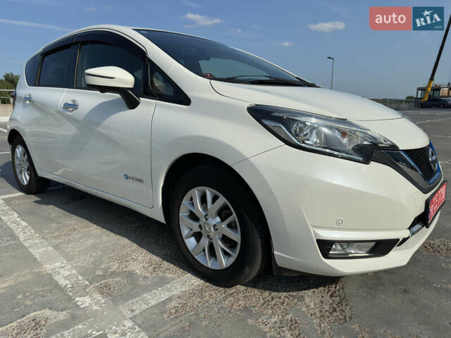 Білий Ніссан Ноут, об'ємом двигуна 1.2 л та пробігом 55 тис. км за 12800 $, фото 3 на Automoto.ua