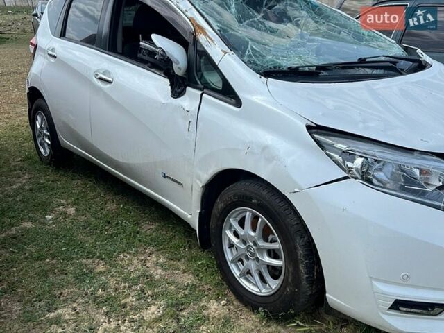 Белый Ниссан Ноут, объемом двигателя 1.2 л и пробегом 60 тыс. км за 3500 $, фото 6 на Automoto.ua