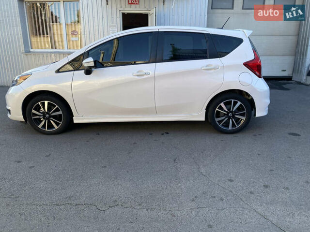 Белый Ниссан Ноут, объемом двигателя 1.6 л и пробегом 37 тыс. км за 12500 $, фото 2 на Automoto.ua