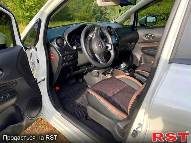 Белый Ниссан Ноут, объемом двигателя 1.2 л и пробегом 60 тыс. км за 12900 $, фото 5 на Automoto.ua