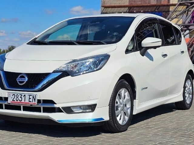 Белый Ниссан Ноут, объемом двигателя 1.2 л и пробегом 35 тыс. км за 10700 $, фото 1 на Automoto.ua