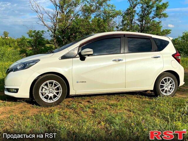 Белый Ниссан Ноут, объемом двигателя 1.2 л и пробегом 60 тыс. км за 12900 $, фото 1 на Automoto.ua