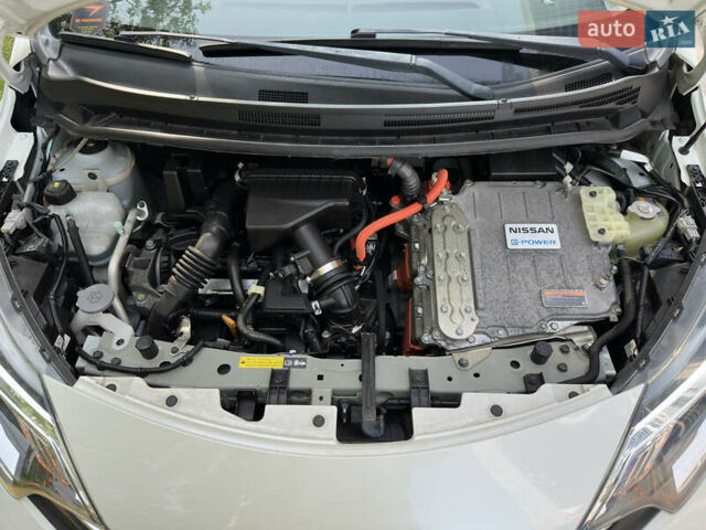 Білий Ніссан Ноут, об'ємом двигуна 1.2 л та пробігом 55 тис. км за 12800 $, фото 19 на Automoto.ua