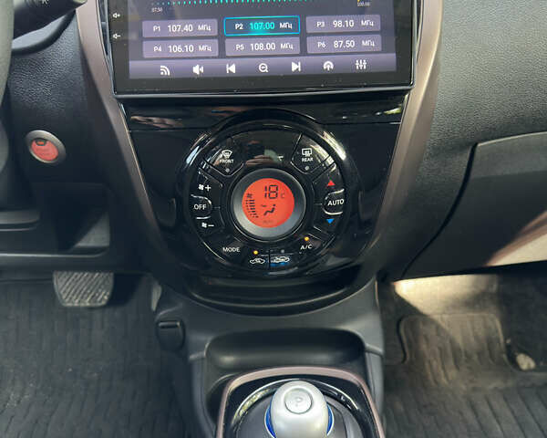 Білий Ніссан Ноут, об'ємом двигуна 1.2 л та пробігом 55 тис. км за 12800 $, фото 27 на Automoto.ua