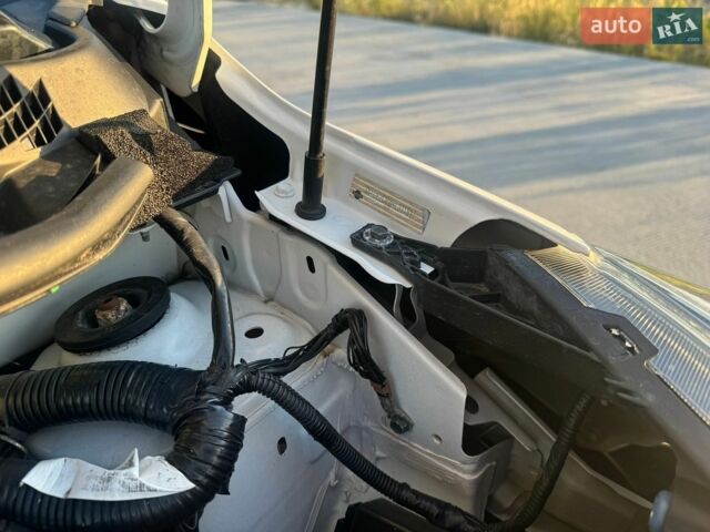 Білий Ніссан Ноут, об'ємом двигуна 1.6 л та пробігом 123 тис. км за 10500 $, фото 32 на Automoto.ua