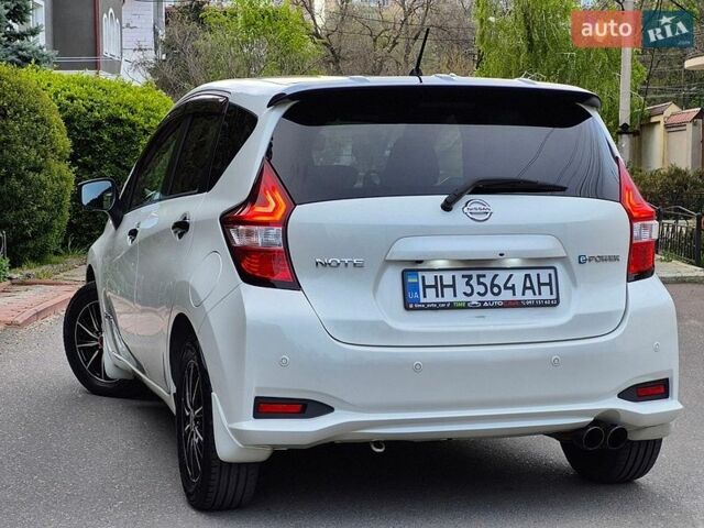 Белый Ниссан Ноут, объемом двигателя 1.2 л и пробегом 65 тыс. км за 12000 $, фото 21 на Automoto.ua