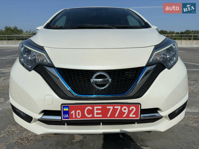 Білий Ніссан Ноут, об'ємом двигуна 1.2 л та пробігом 55 тис. км за 12800 $, фото 2 на Automoto.ua