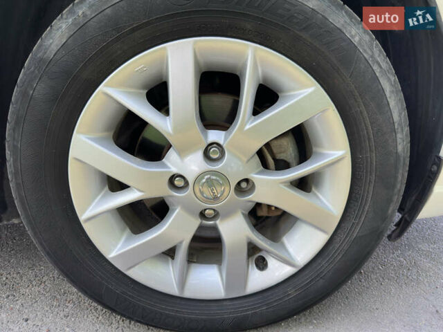 Білий Ніссан Ноут, об'ємом двигуна 1.2 л та пробігом 55 тис. км за 12800 $, фото 11 на Automoto.ua