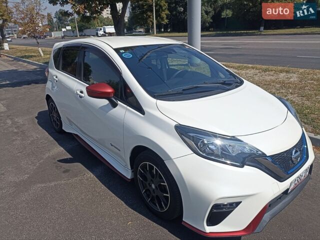 Белый Ниссан Ноут, объемом двигателя 1.2 л и пробегом 54 тыс. км за 13200 $, фото 1 на Automoto.ua
