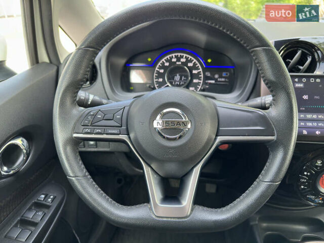 Білий Ніссан Ноут, об'ємом двигуна 1.2 л та пробігом 55 тис. км за 12800 $, фото 32 на Automoto.ua