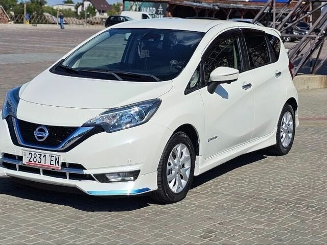 Белый Ниссан Ноут, объемом двигателя 1.2 л и пробегом 35 тыс. км за 10700 $, фото 6 на Automoto.ua