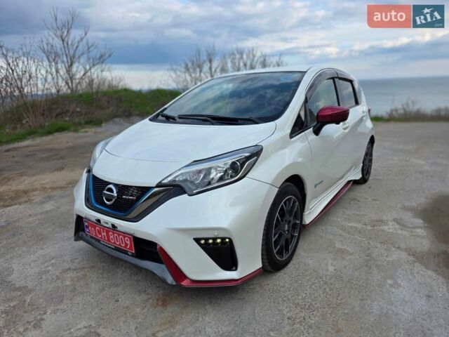 Белый Ниссан Ноут, объемом двигателя 1.2 л и пробегом 63 тыс. км за 13500 $, фото 4 на Automoto.ua