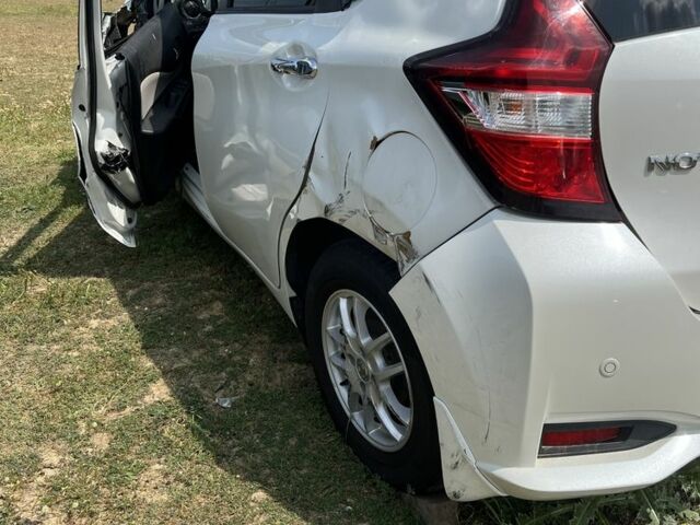 Белый Ниссан Ноут, объемом двигателя 1.2 л и пробегом 50 тыс. км за 4000 $, фото 4 на Automoto.ua