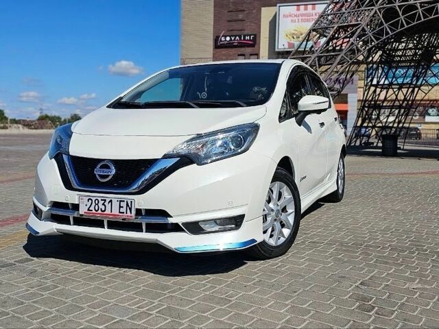 Белый Ниссан Ноут, объемом двигателя 1.2 л и пробегом 35 тыс. км за 10700 $, фото 11 на Automoto.ua