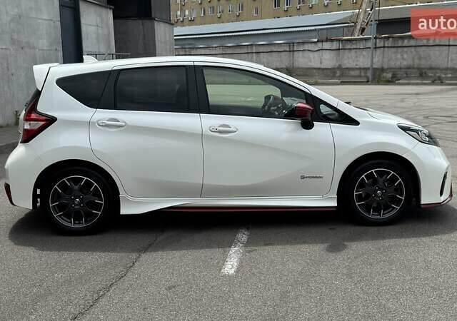 Білий Ніссан Ноут, об'ємом двигуна 1.2 л та пробігом 62 тис. км за 12999 $, фото 8 на Automoto.ua