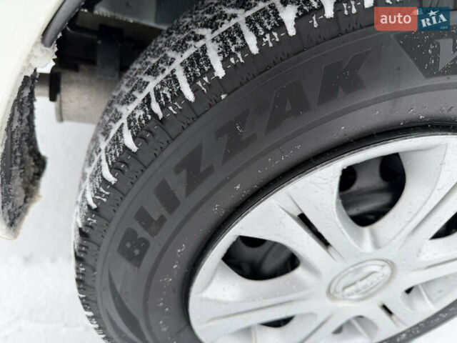 Белый Ниссан Ноут, объемом двигателя 1.2 л и пробегом 37 тыс. км за 11100 $, фото 15 на Automoto.ua