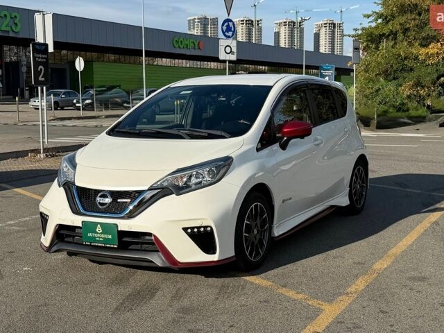 Белый Ниссан Ноут, объемом двигателя 1.2 л и пробегом 73 тыс. км за 13300 $, фото 1 на Automoto.ua