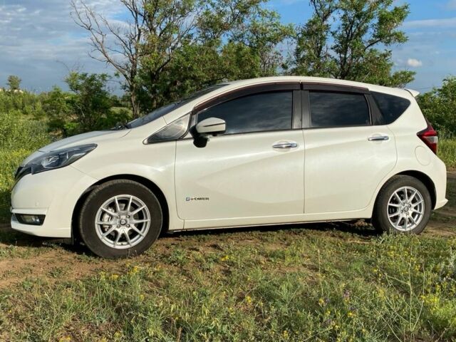 Белый Ниссан Ноут, объемом двигателя 1.2 л и пробегом 62 тыс. км за 12900 $, фото 4 на Automoto.ua