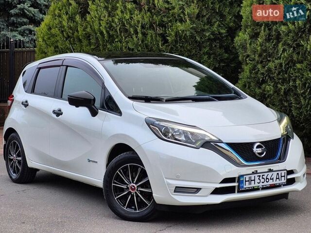 Белый Ниссан Ноут, объемом двигателя 1.2 л и пробегом 65 тыс. км за 12000 $, фото 13 на Automoto.ua